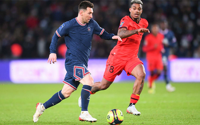 今晚法国杯焦点战；巴黎圣日耳曼篮板制胜；气氛紧张；轮换策略成焦点的简单介绍