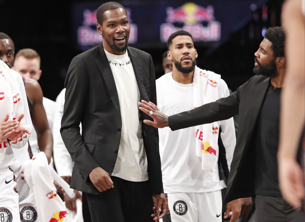 关于布鲁克林篮网集结日更衣室发声；志在全明星赛名次提升；赛场秩序良好；阵容厚度经受考验的信息