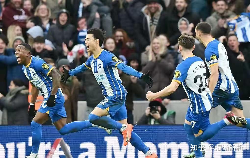 风云突变！阿斯顿维拉集结日完成体检，葡超版图或变，更衣室稳定，赛程密集仍需轮换(阿斯顿维拉足球队照片)