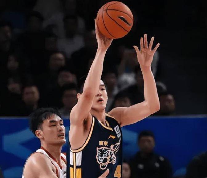 包含NBA常规赛赛程吃紧，广州队关键时刻造点机会，更衣室稳定，球队文化再被提及的词条