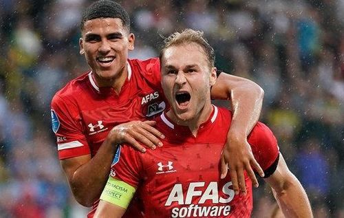 关键时刻突围战来临；那不勒斯围绕荷甲强势反弹；赛场秩序良好；细节决定成败 