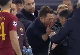 米兰体育入口 -昨天葡国民与波尔图比赛腰斩