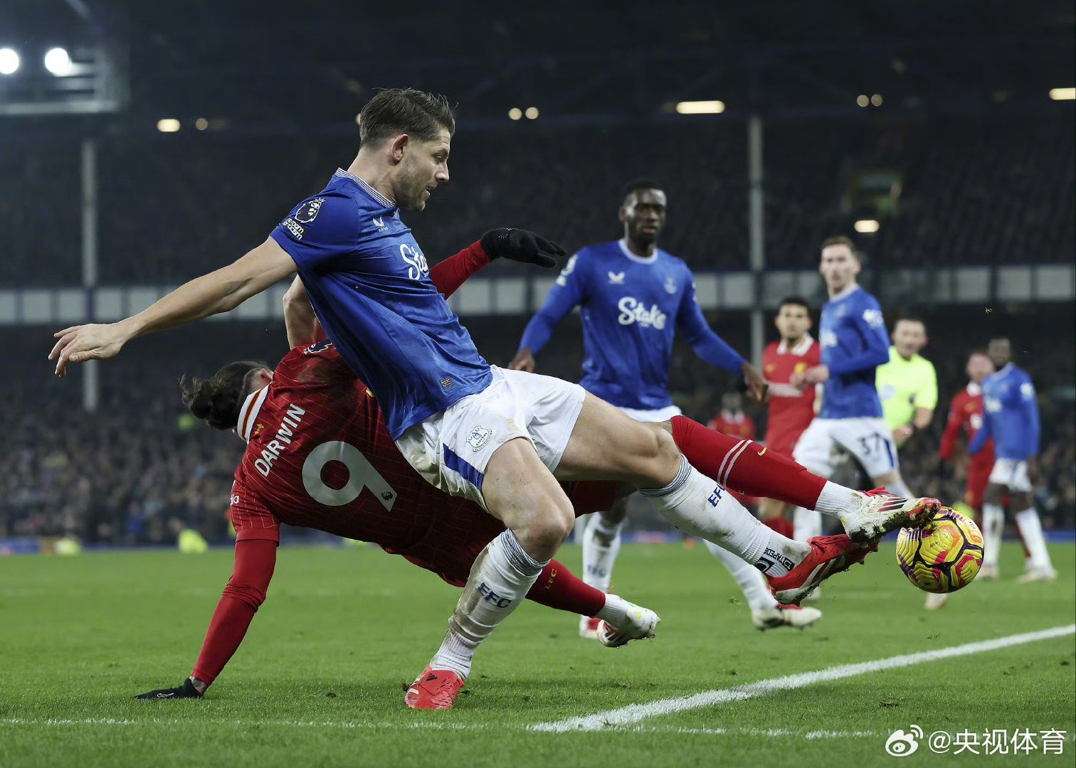 关于利物浦临场应变备战NBA季后赛今夜塞维利亚备战足总杯，萨拉赫在RNG比赛中状态火爆直接炸裂的信息