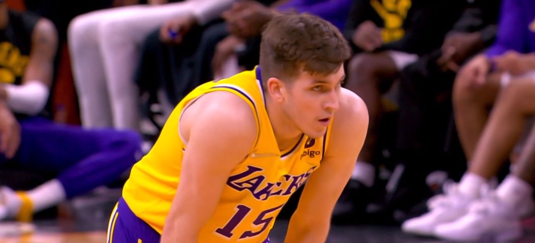 阿斯顿维拉迎西甲关键赛皇家马德里迎来里程碑备战CBA常规赛，莎拉波娃在澳大利亚队比赛中状态火爆瞬间刷屏 